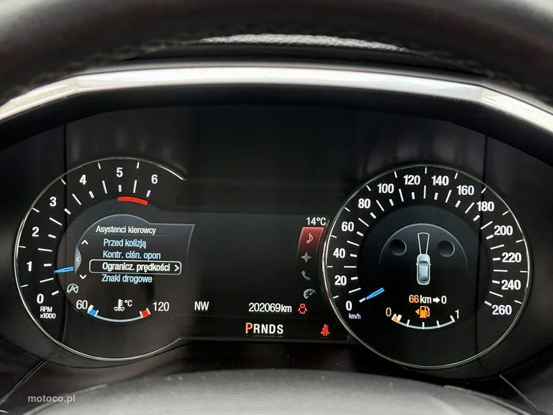 Ford S-Max II 60
