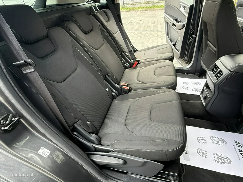 Ford S-Max II 65
