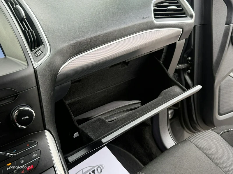 Ford S-Max II 69
