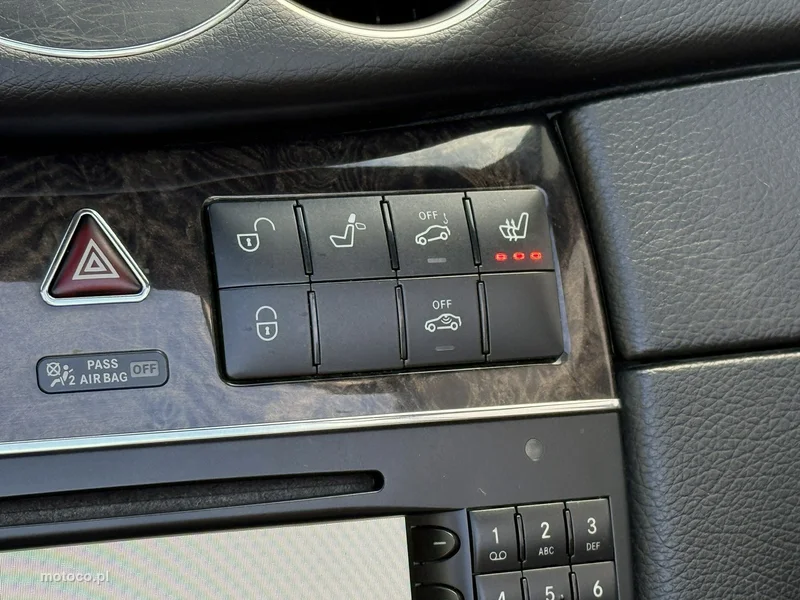 Mercedes-Benz CLK C209 350 24