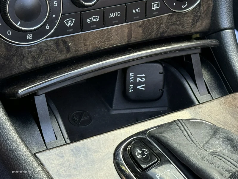 Mercedes-Benz CLK C209 350 60