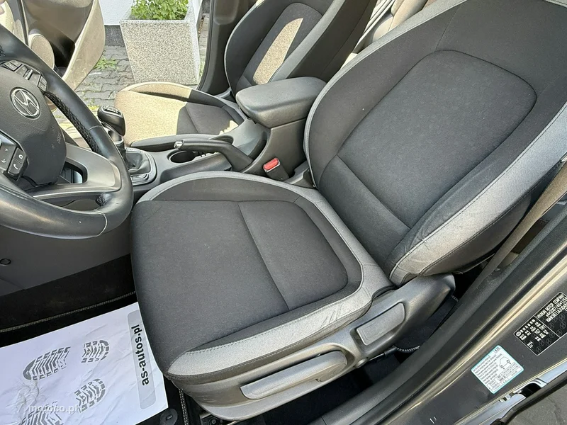 Hyundai KONA 11