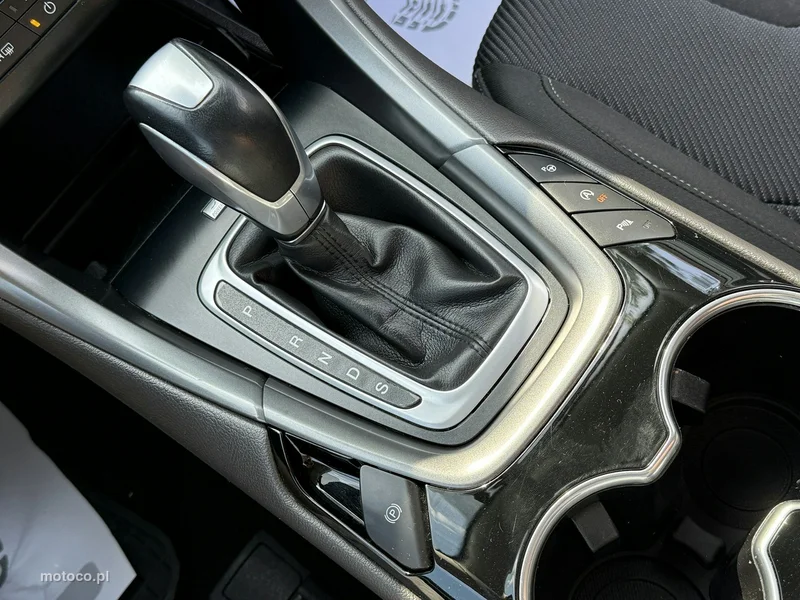 Ford Mondeo V 9