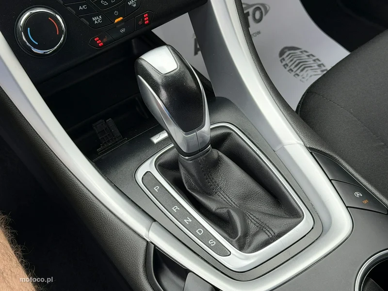 Ford Mondeo V 11