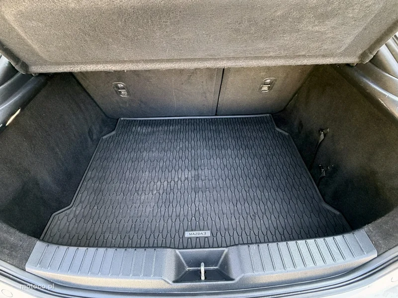 Mazda 3 12