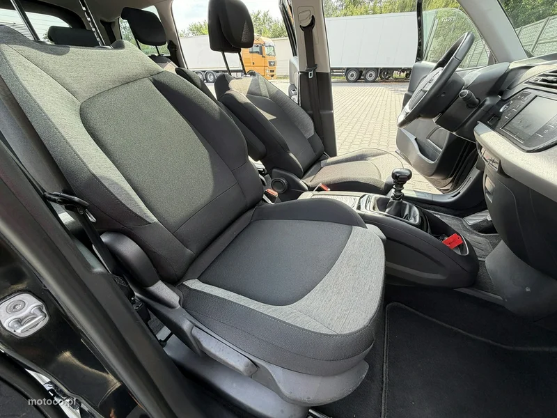 Citroen C4 SpaceTourer 10