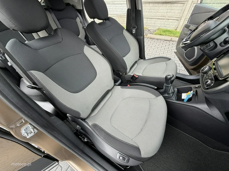 Renault Captur I 24