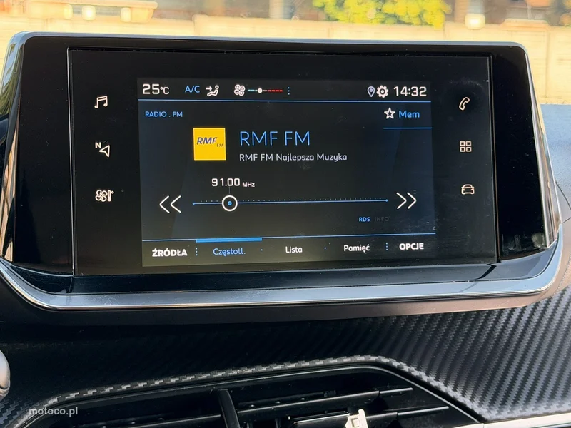 Peugeot 208 12