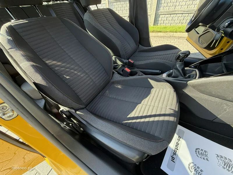 Peugeot 208 18