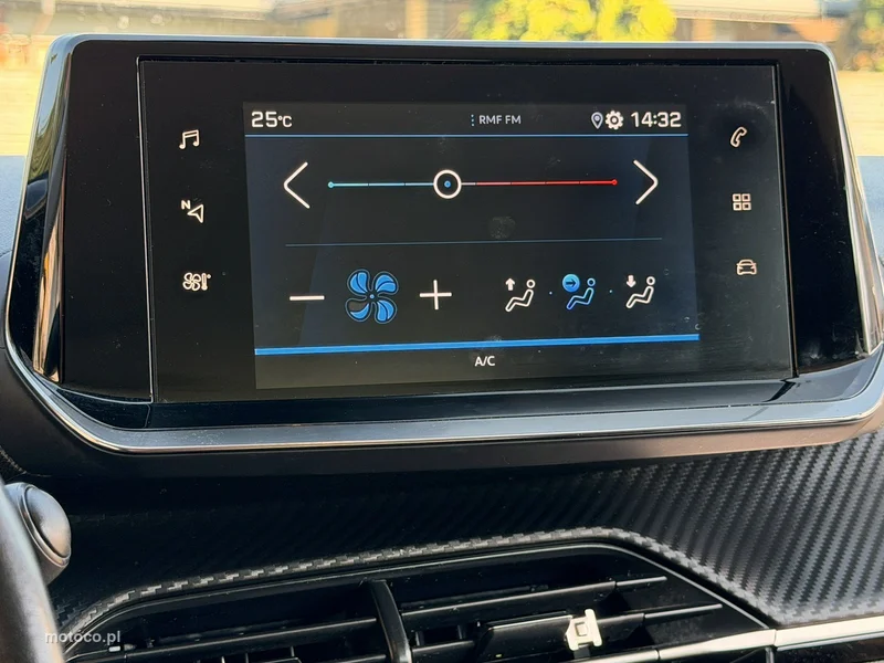 Peugeot 208 48
