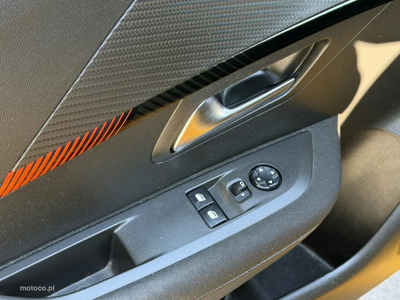 Peugeot 208 7