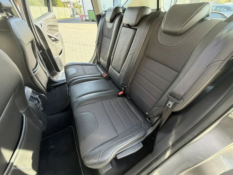Ford Kuga II 24