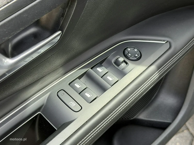 Peugeot 5008 8