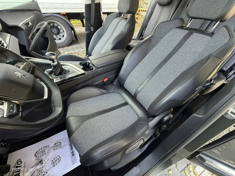 Peugeot 5008 23