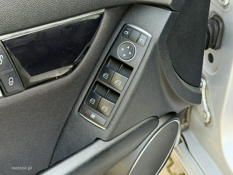 Mercedes-Benz Klasa C W204 C 200 11