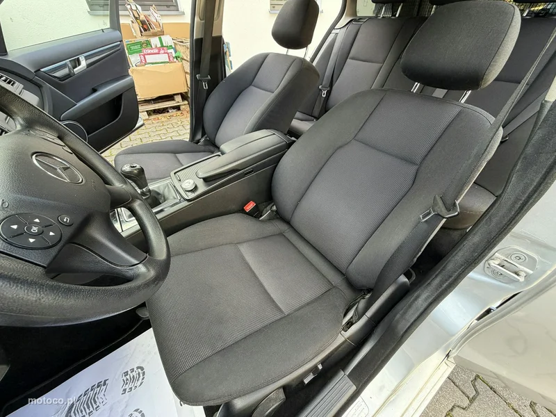 Mercedes-Benz Klasa C W204 C 200 12