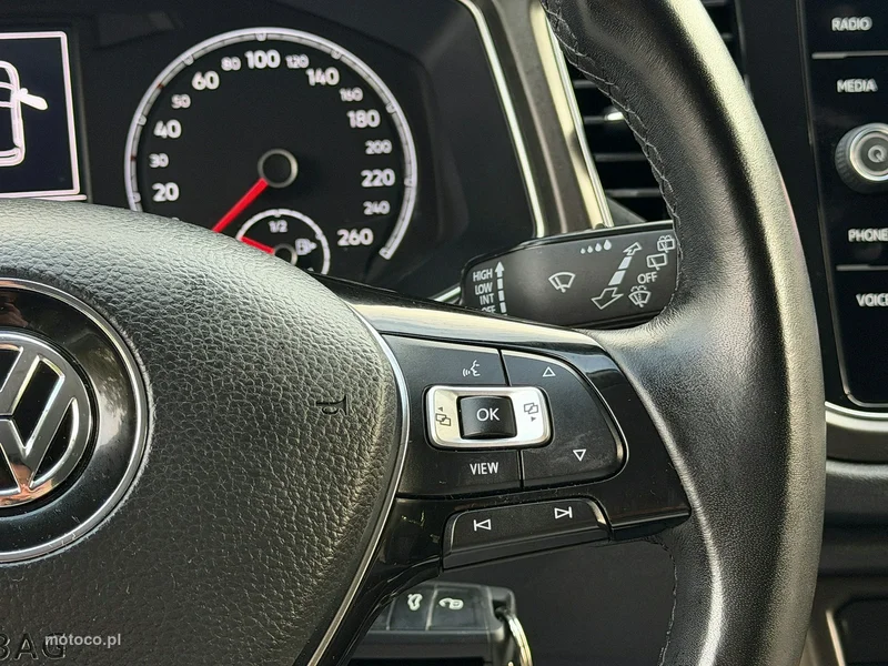 Volkswagen T-Roc A1 16