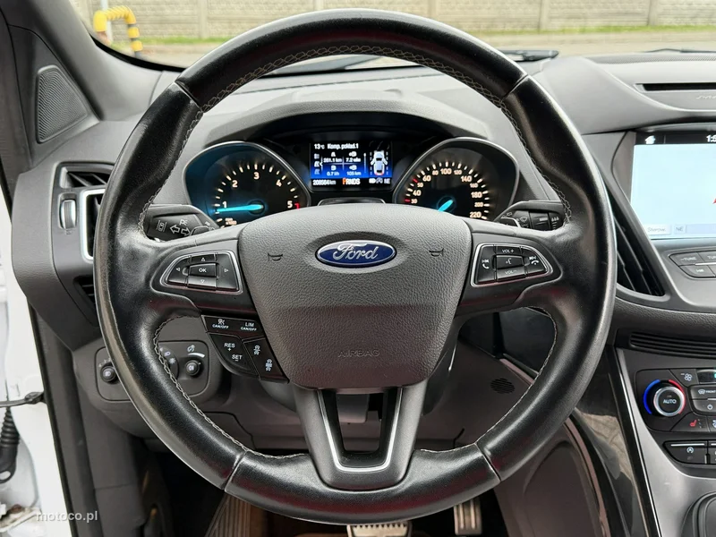 Ford Kuga II 46