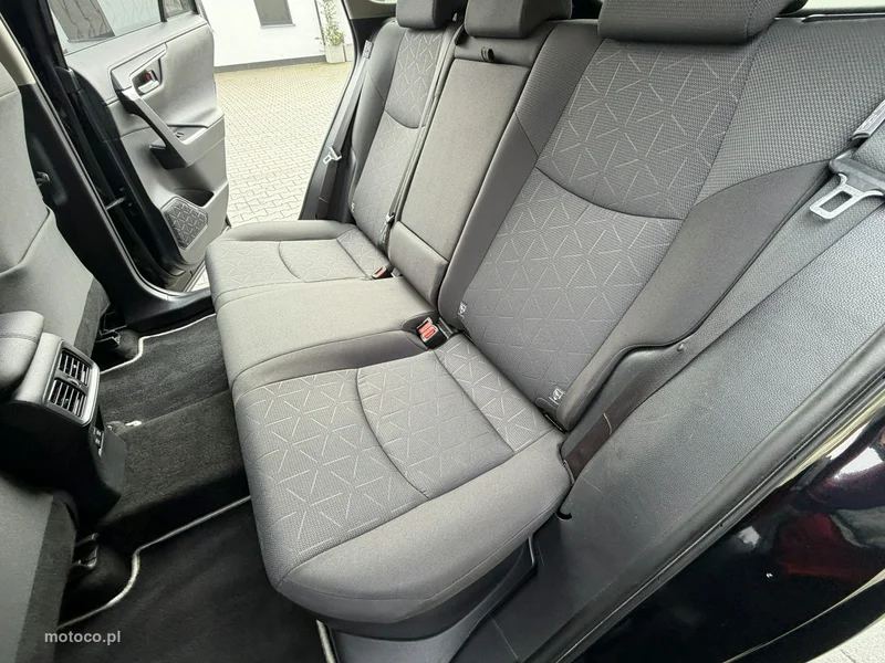 Toyota RAV 4 XA50 11