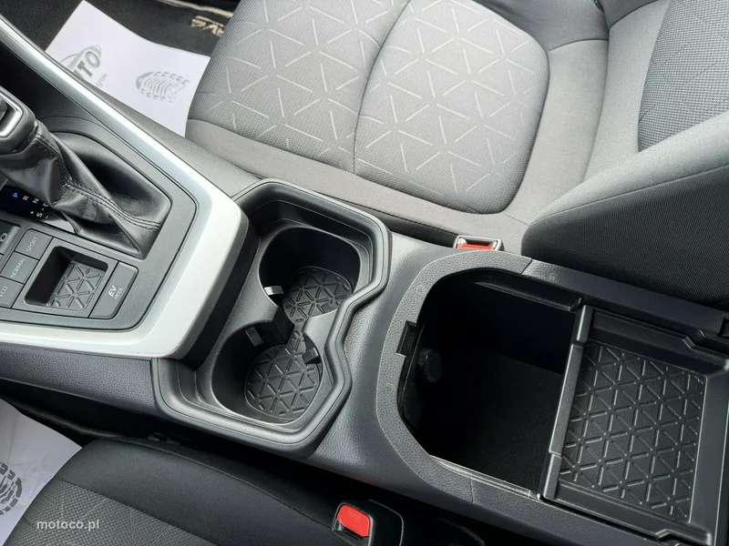 Toyota RAV 4 XA50 69