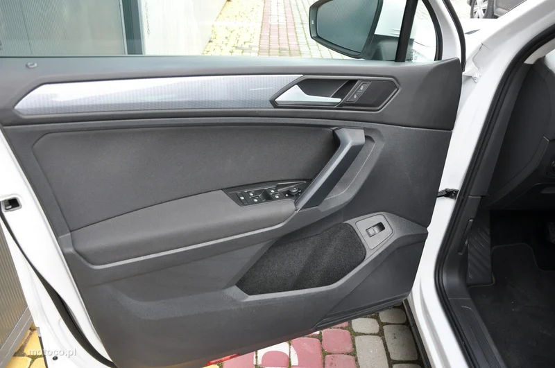 Volkswagen Tiguan III 10