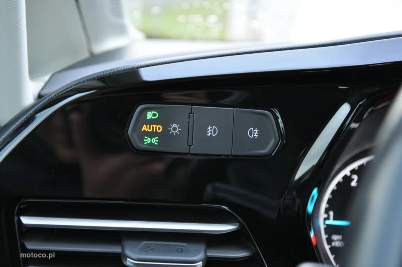 Ford Tourneo Connect 24