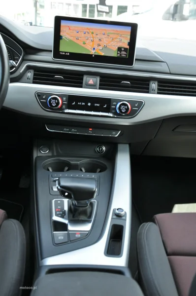 Audi A4 B9 15