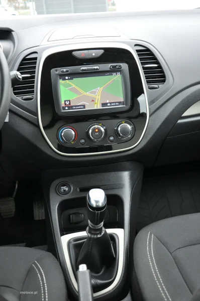Renault Captur I 24