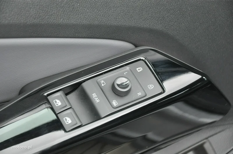 Volkswagen ID.4 12
