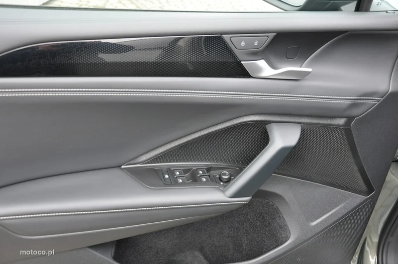 Volkswagen Tiguan III 12
