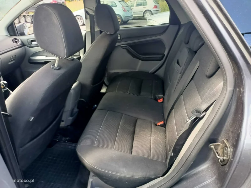 Ford Focus II 6