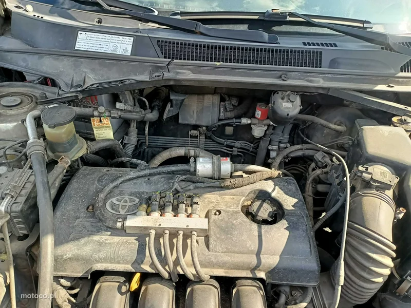 Toyota RAV 4 XA20 8