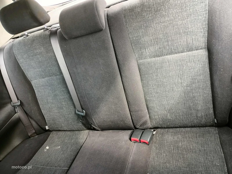 Toyota Corolla E120 6