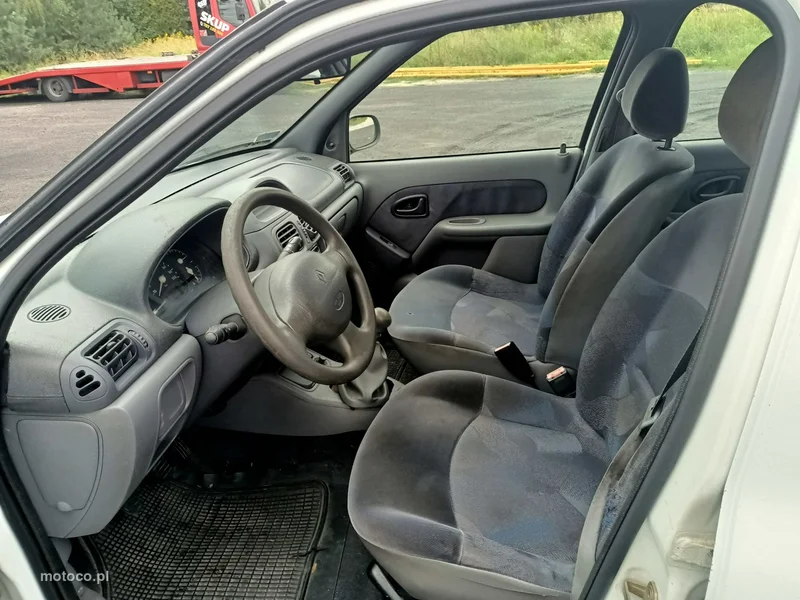 Renault Clio II 5