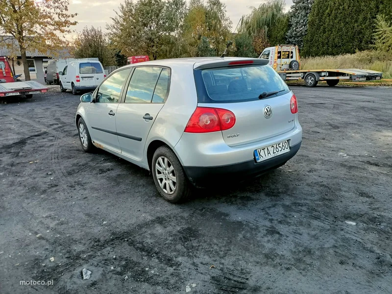 Volkswagen Golf V 3