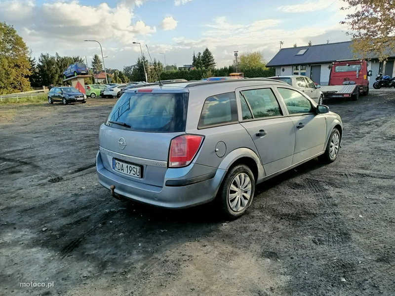 Opel Astra H 4