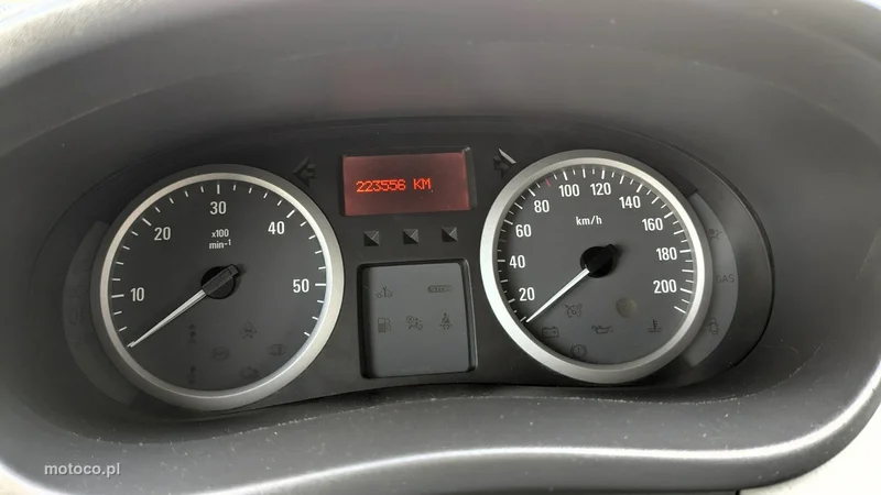 Opel Vivaro 21