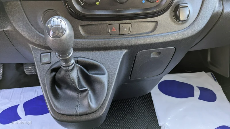 Opel Vivaro 22
