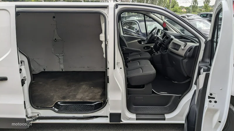Renault Trafic 15