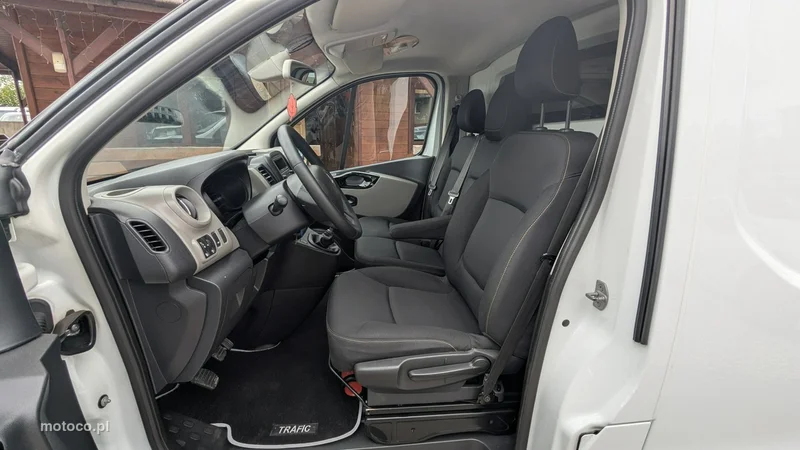 Renault Trafic 16