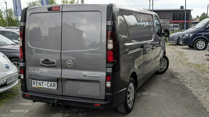 Opel Vivaro 11