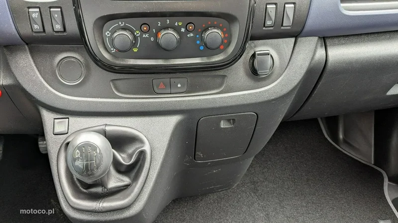 Opel Vivaro 25
