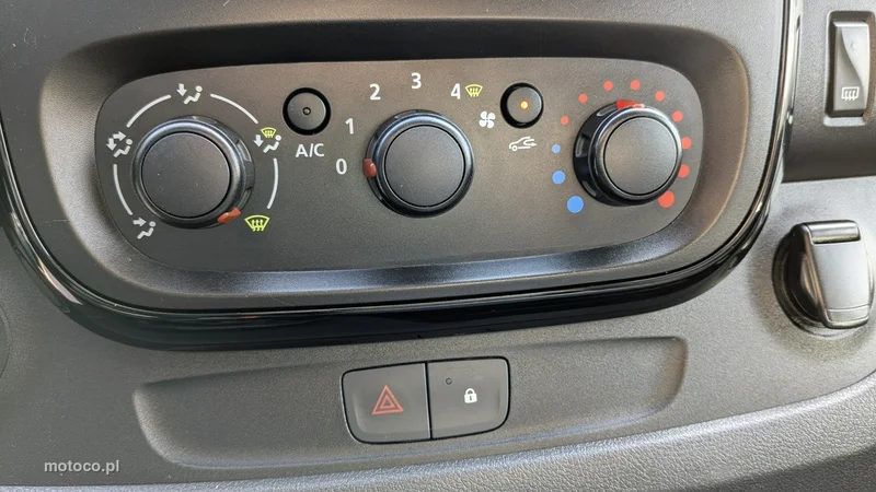 Opel Vivaro 24