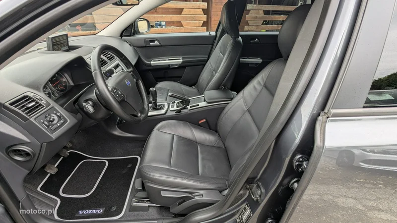 Volvo V50 14