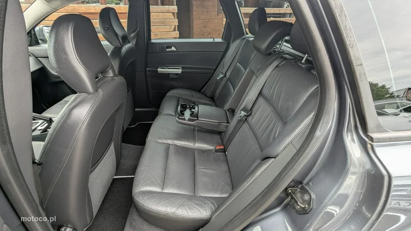 Volvo V50 16