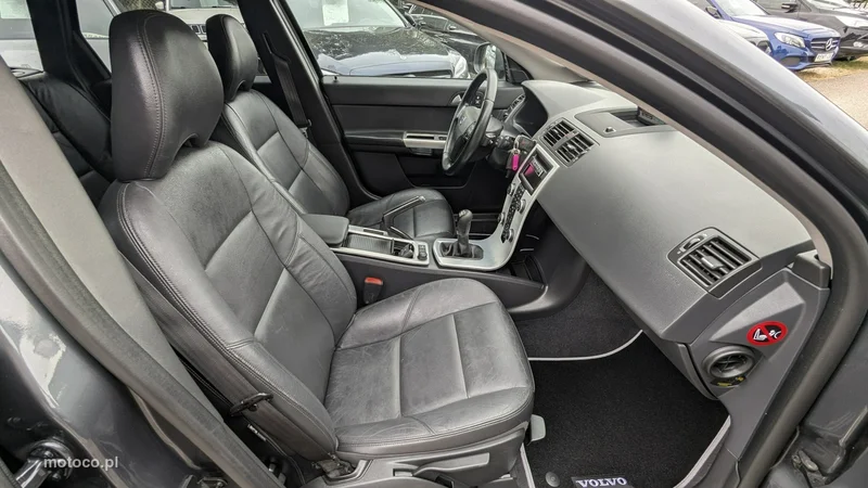 Volvo V50 19