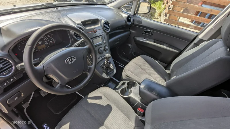 Kia Carens 15