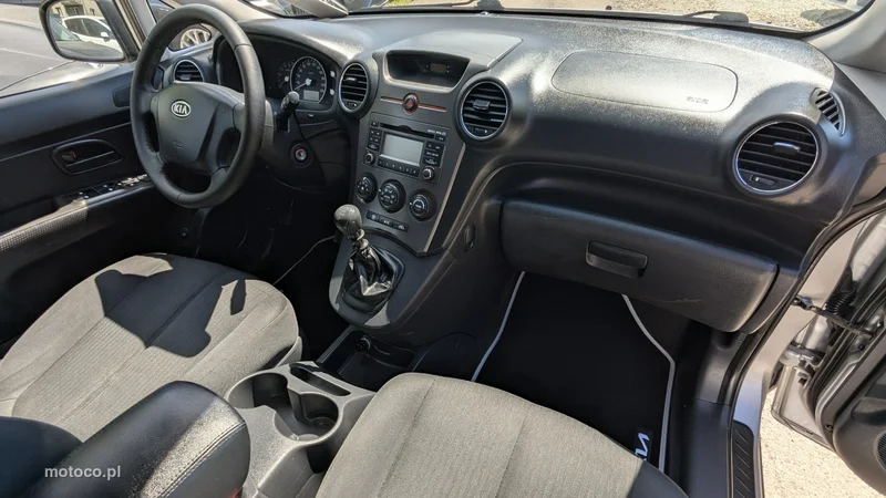 Kia Carens 19