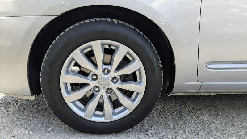 Kia Carens 34