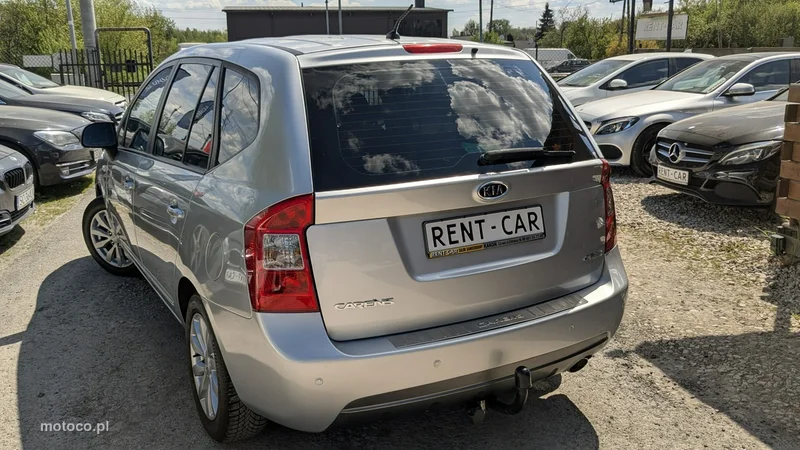 Kia Carens 9